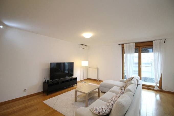 2-bedroom in Central Garden