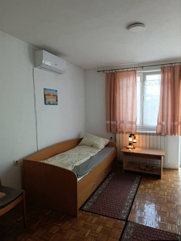 Studio in Najlon