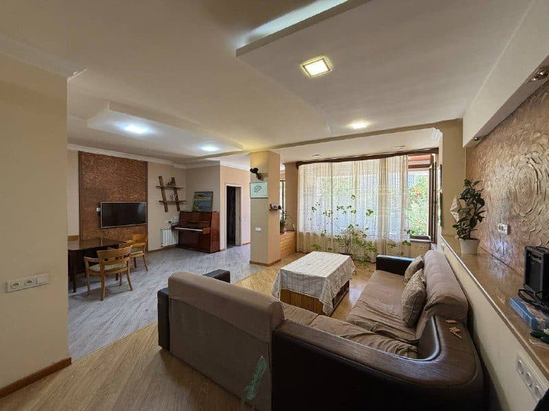 1-bedroom house in Zeytun